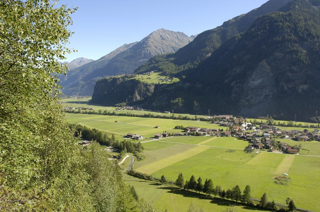 Apart Alpina Huben Längenfeld Extérieur photo
